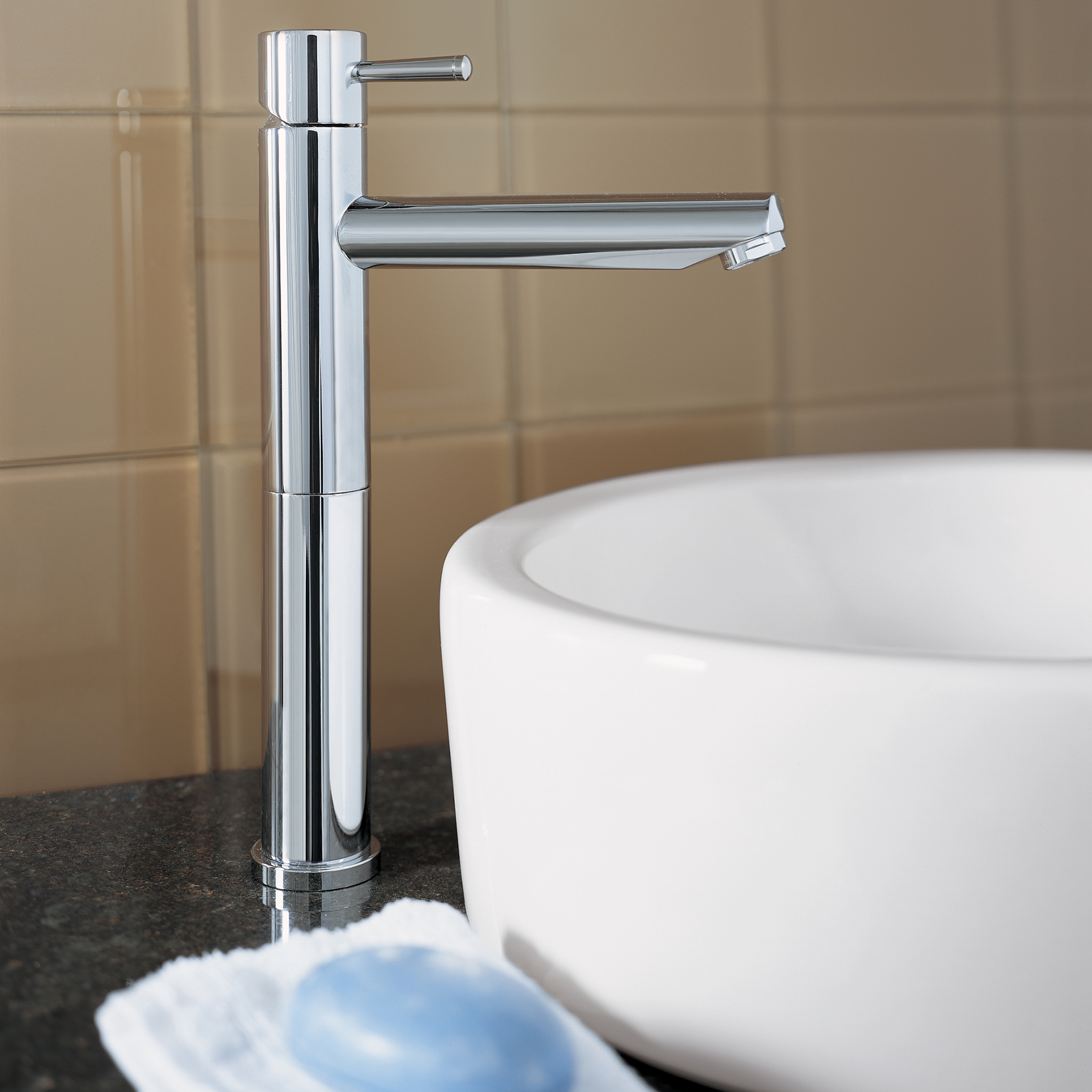 Serin® - Robinet de lavabo vasque monotrou à poignée unique 1,2 gpm/4,5 L/min avec poignée à levier